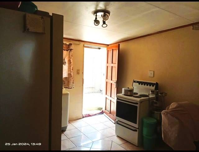 2 BEDROOM HOUSE SOLD IN TSAKANE CENTRAL